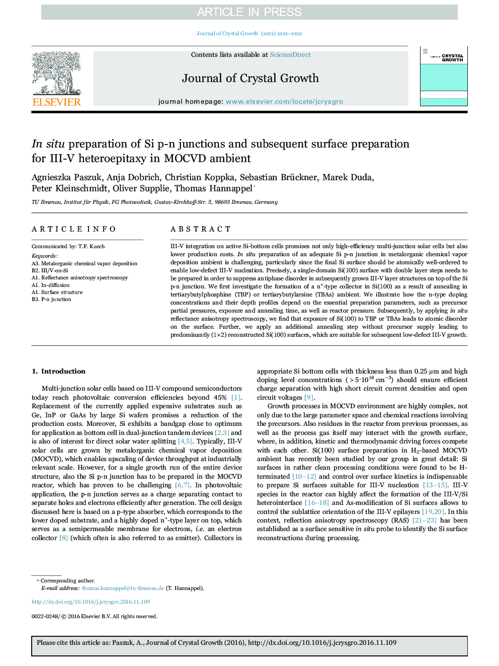 In situ preparation of Si p-n junctions and subsequent surface preparation for III-V heteroepitaxy in MOCVD ambient