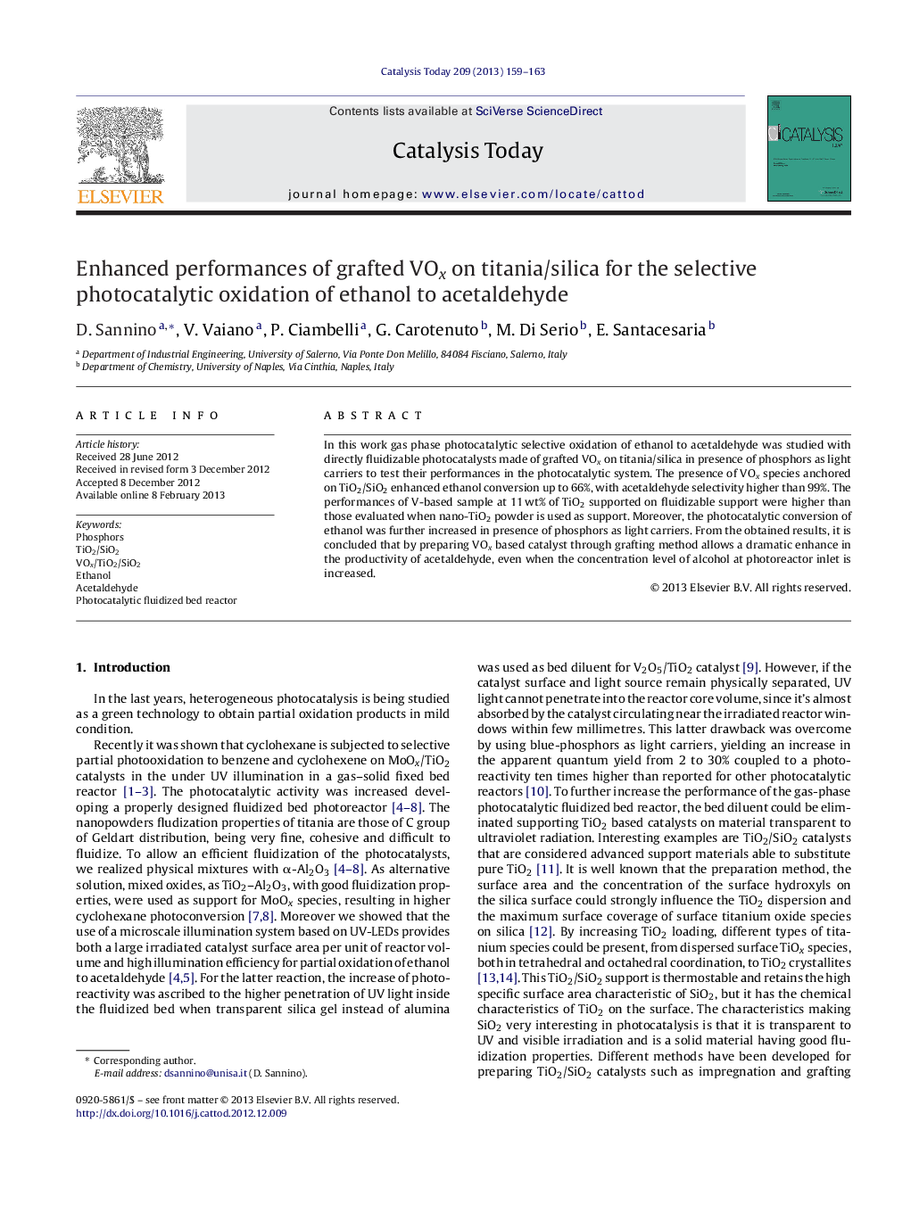 Enhanced performances of grafted VOx on titania/silica for the selective photocatalytic oxidation of ethanol to acetaldehyde