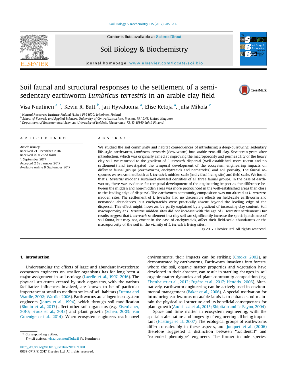 Soil faunal and structural responses to the settlement of a semi-sedentary earthworm Lumbricus terrestris in an arable clay field