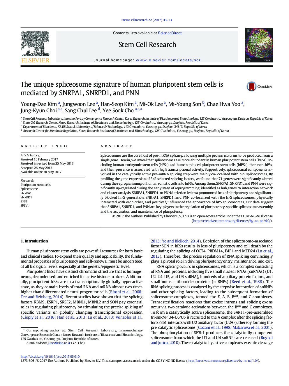 The unique spliceosome signature of human pluripotent stem cells is mediated by SNRPA1, SNRPD1, and PNN