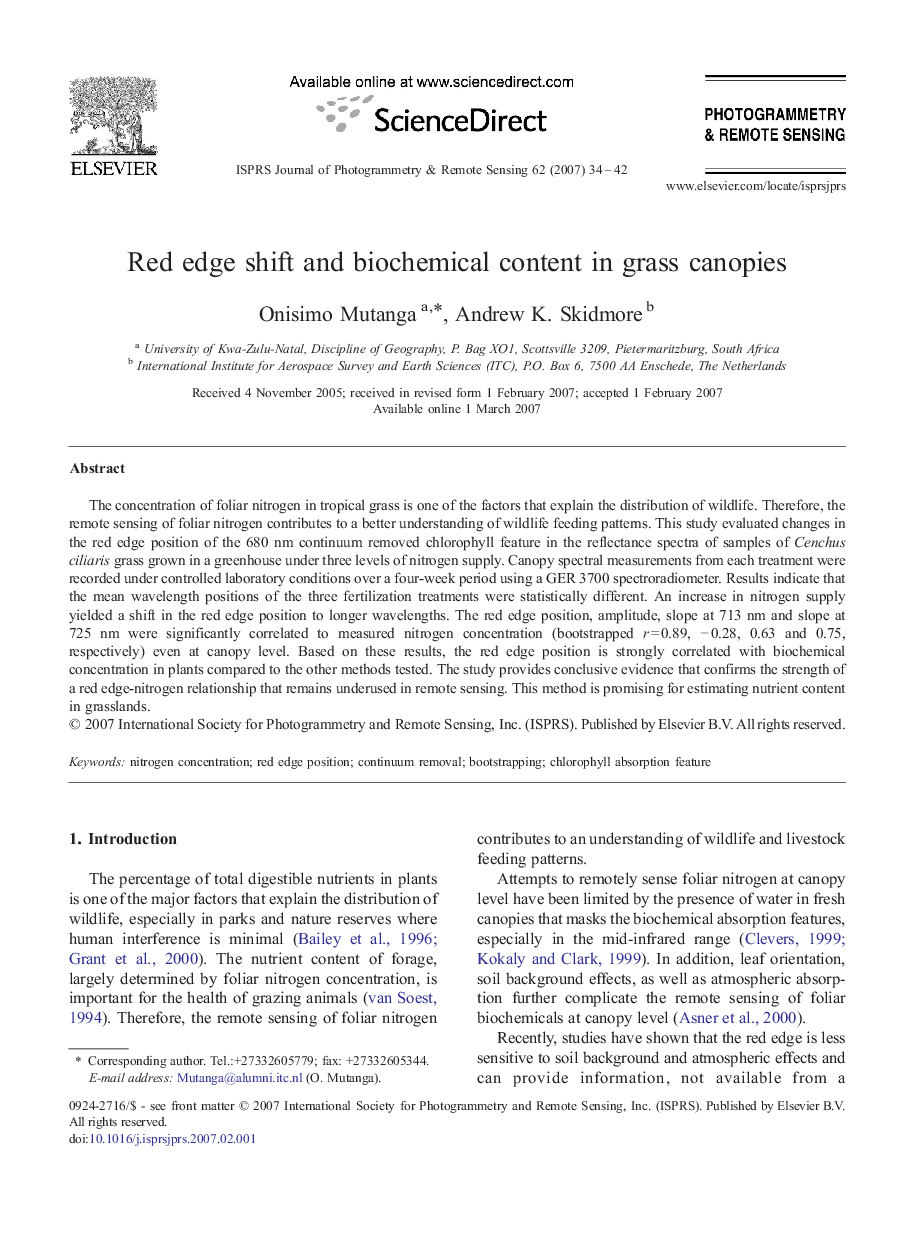 Red edge shift and biochemical content in grass canopies