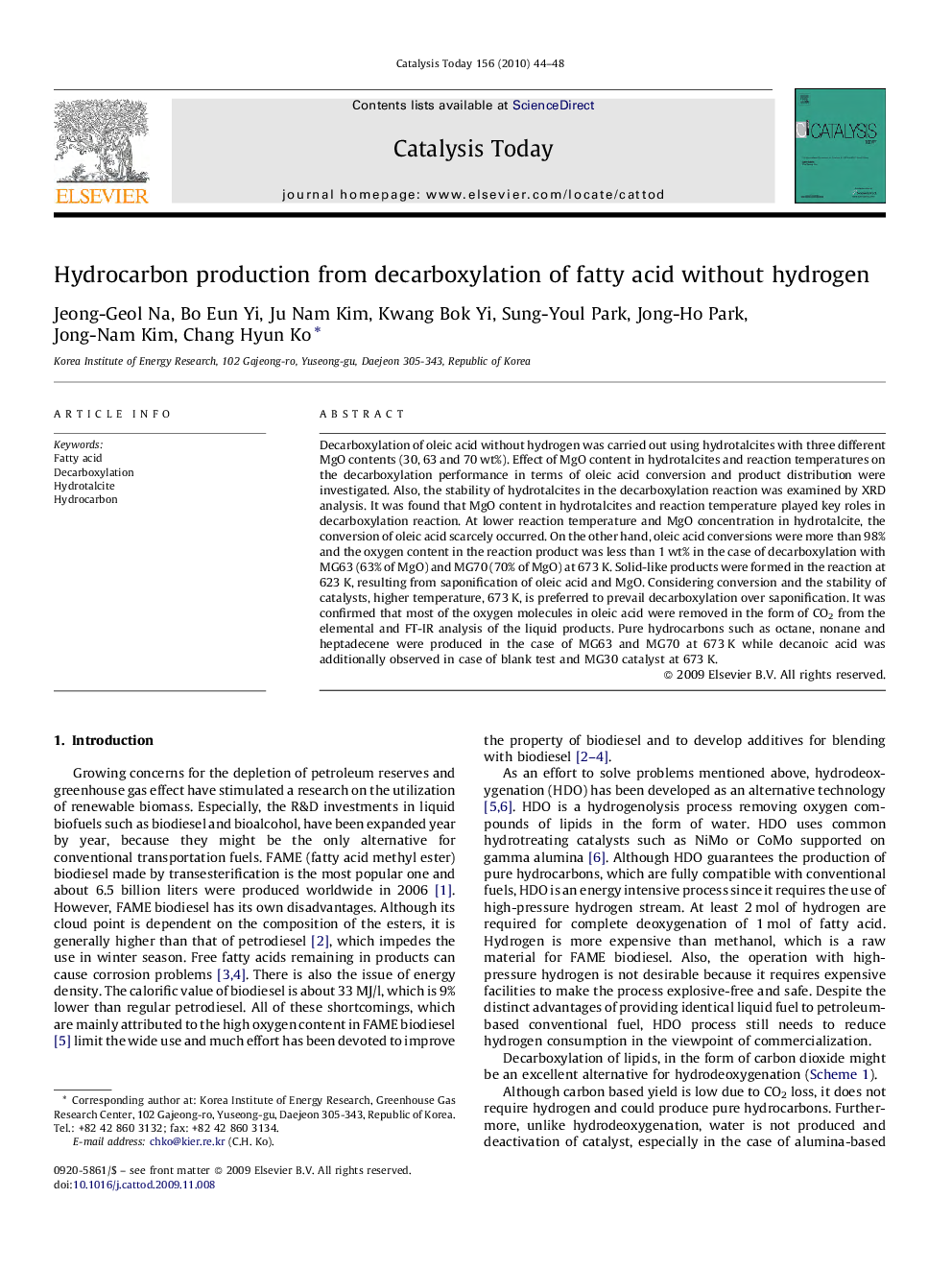 Hydrocarbon production from decarboxylation of fatty acid without hydrogen