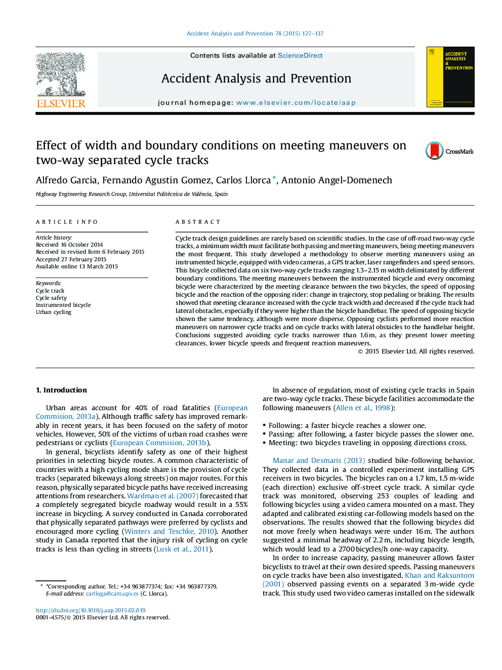 Effect of width and boundary conditions on meeting maneuvers on two-way separated cycle tracks