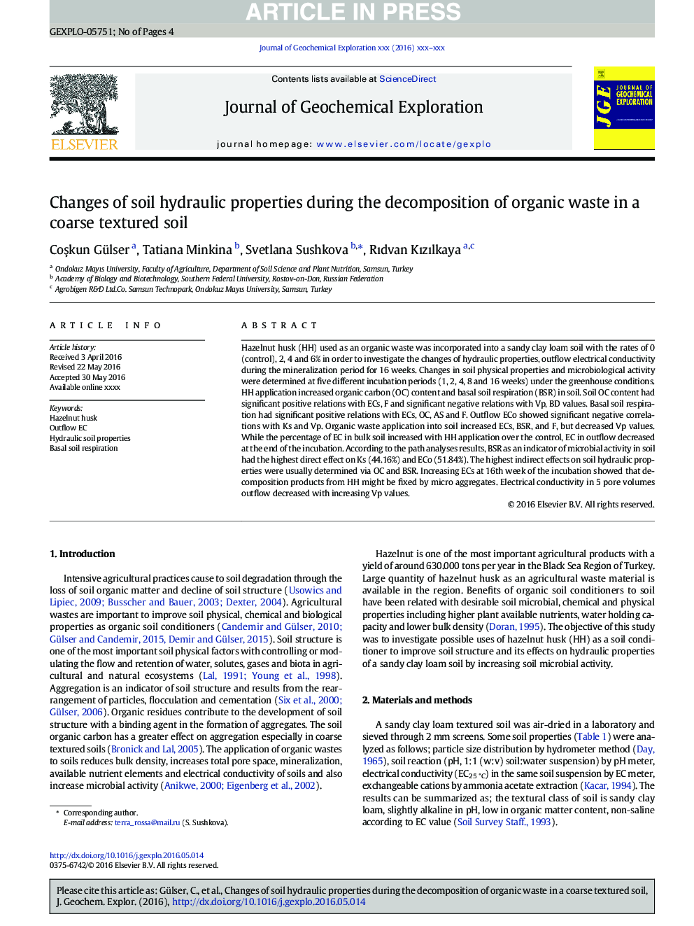 Changes of soil hydraulic properties during the decomposition of organic waste in a coarse textured soil