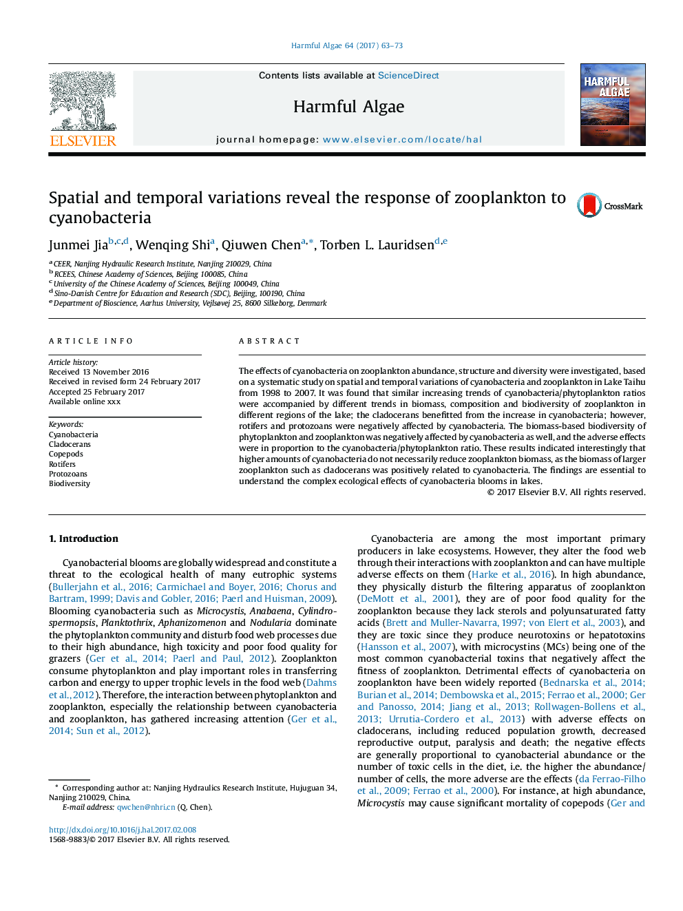 Spatial and temporal variations reveal the response of zooplankton to cyanobacteria