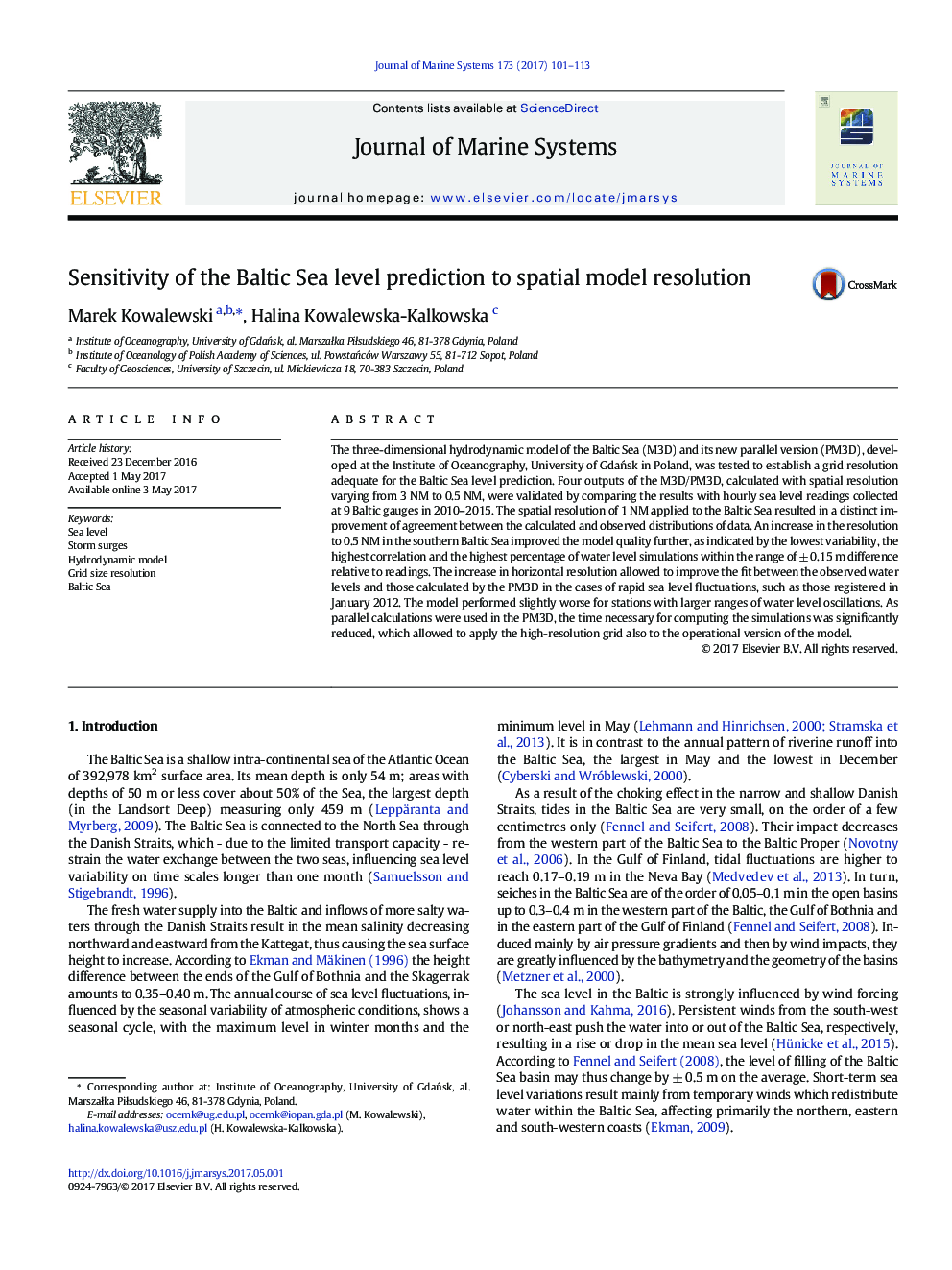 Sensitivity of the Baltic Sea level prediction to spatial model resolution