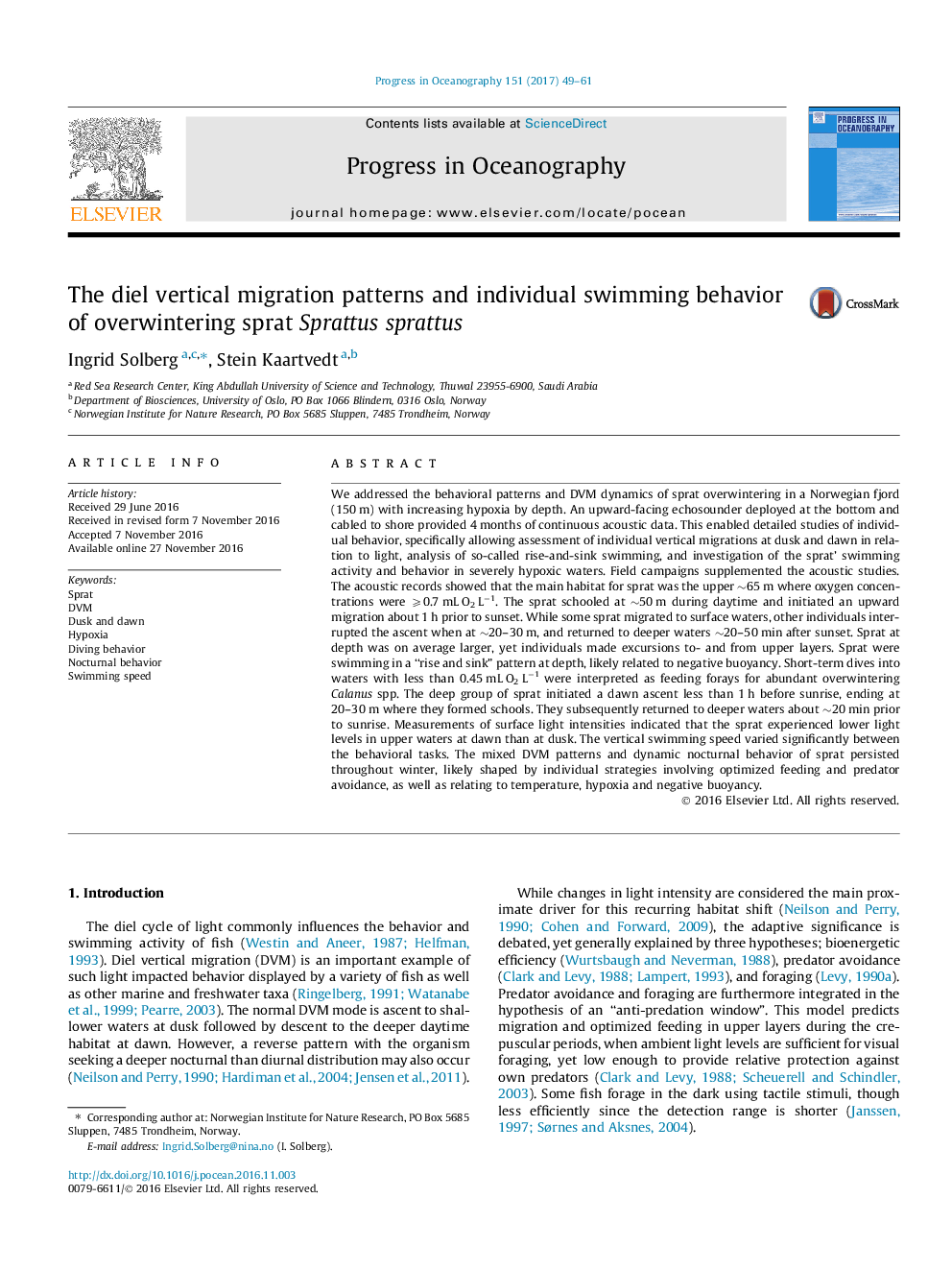 The diel vertical migration patterns and individual swimming behavior of overwintering sprat Sprattus sprattus