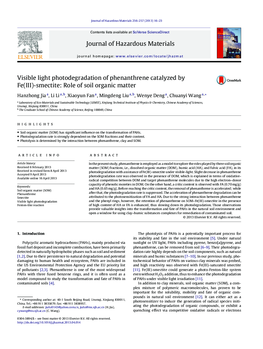 Visible light photodegradation of phenanthrene catalyzed by Fe(III)-smectite: Role of soil organic matter