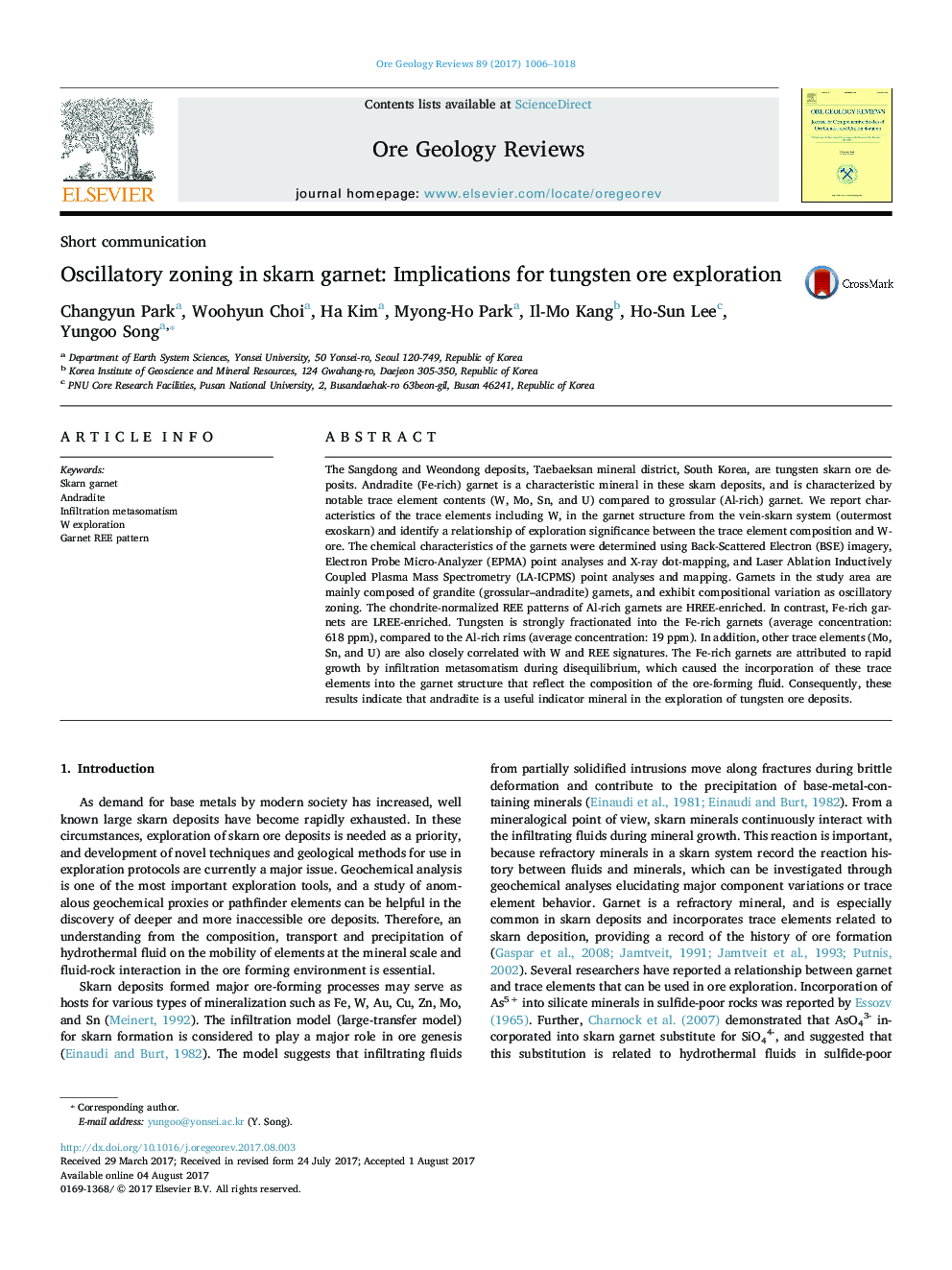 Short communicationOscillatory zoning in skarn garnet: Implications for tungsten ore exploration