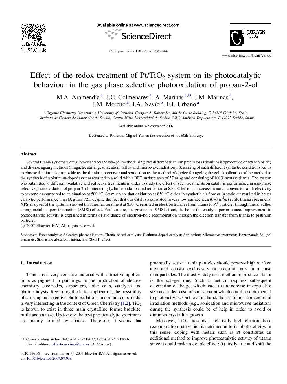 Effect of the redox treatment of Pt/TiO2 system on its photocatalytic behaviour in the gas phase selective photooxidation of propan-2-ol