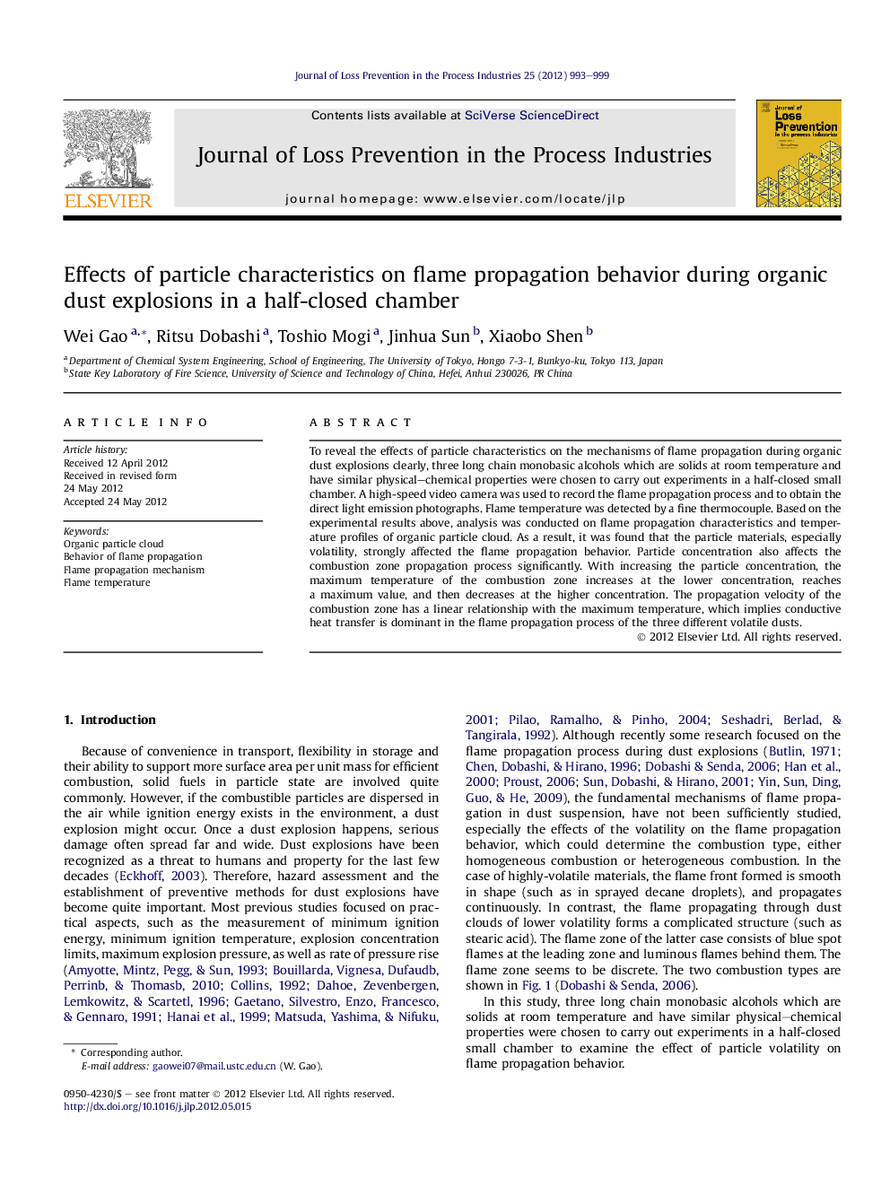 Effects of particle characteristics on flame propagation behavior during organic dust explosions in a half-closed chamber