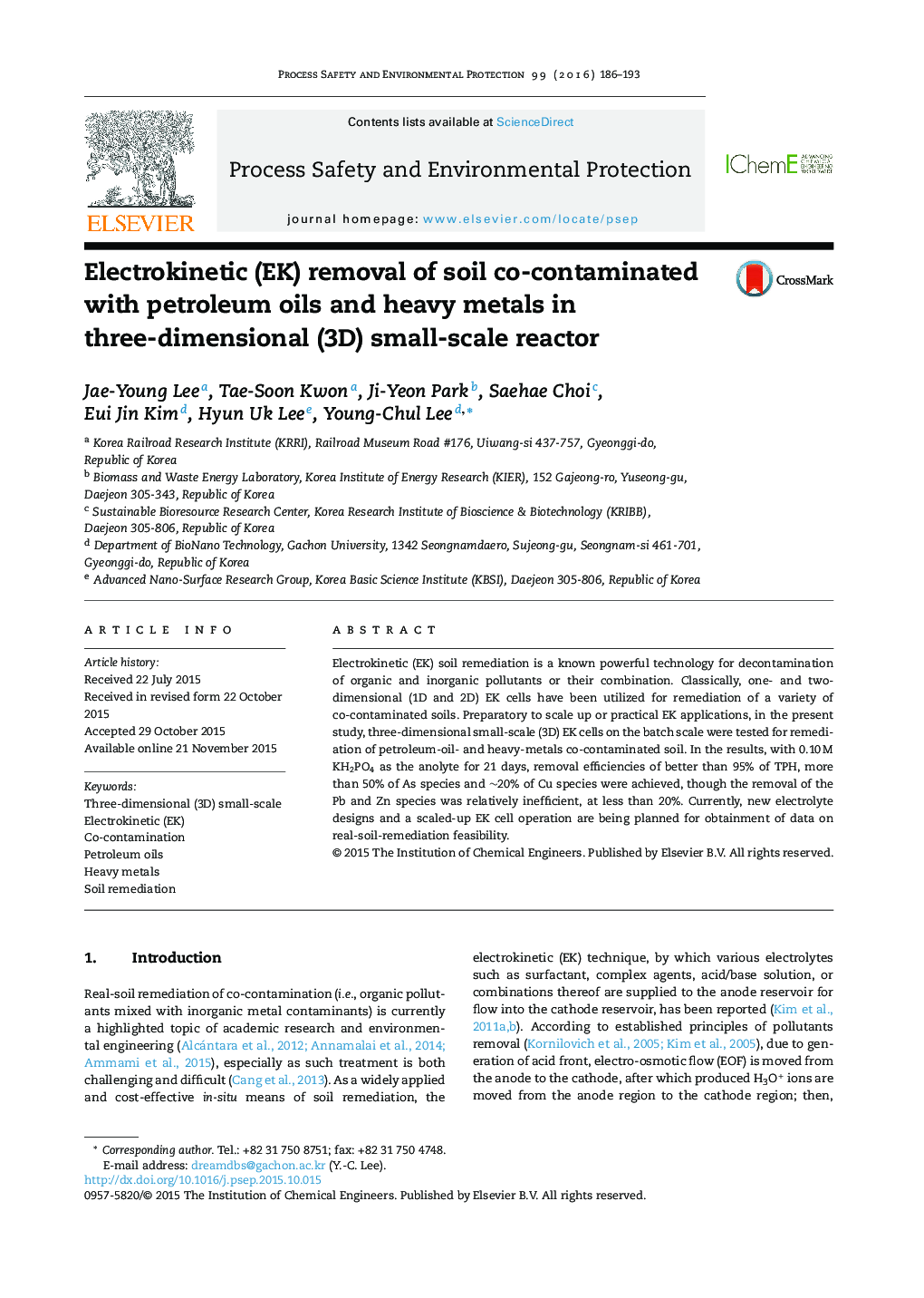 Electrokinetic (EK) removal of soil co-contaminated with petroleum oils and heavy metals in three-dimensional (3D) small-scale reactor