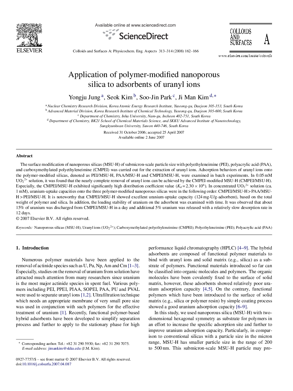 Application of polymer-modified nanoporous silica to adsorbents of uranyl ions