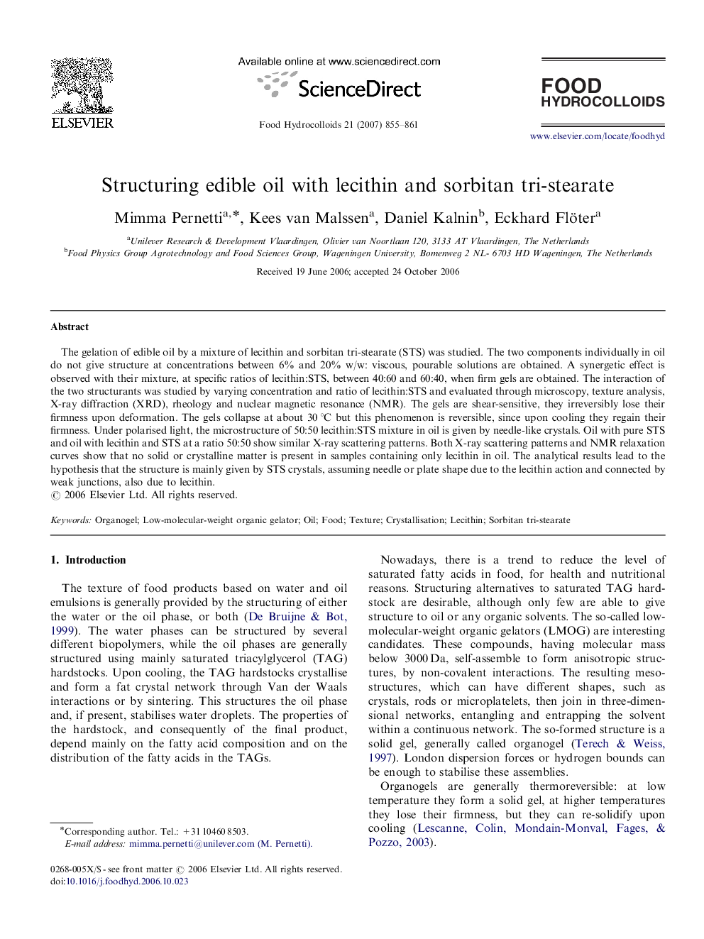 Structuring edible oil with lecithin and sorbitan tri-stearate