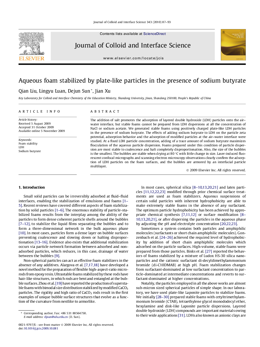 Aqueous foam stabilized by plate-like particles in the presence of sodium butyrate