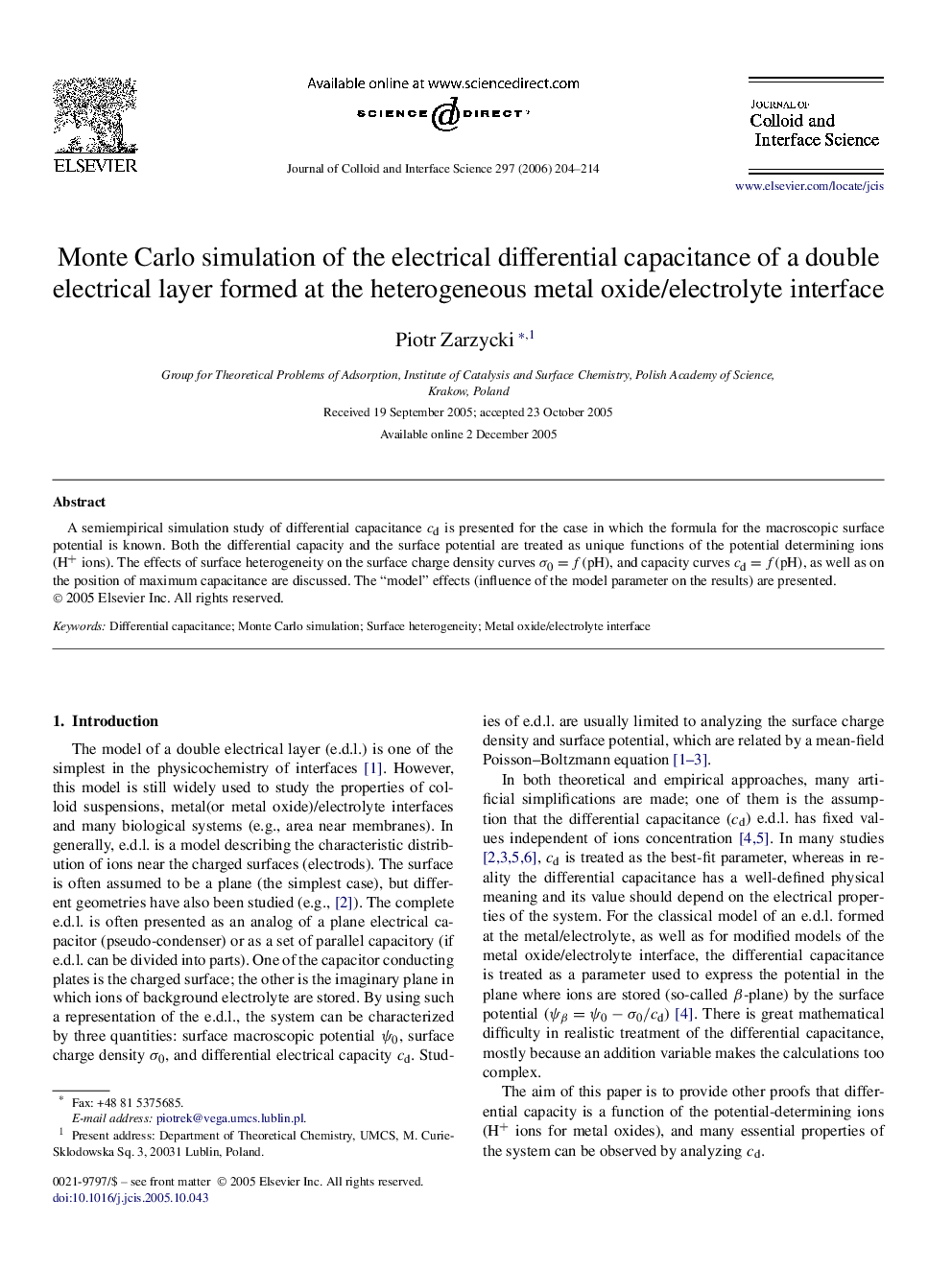 Monte Carlo simulation of the electrical differential capacitance of a double electrical layer formed at the heterogeneous metal oxide/electrolyte interface