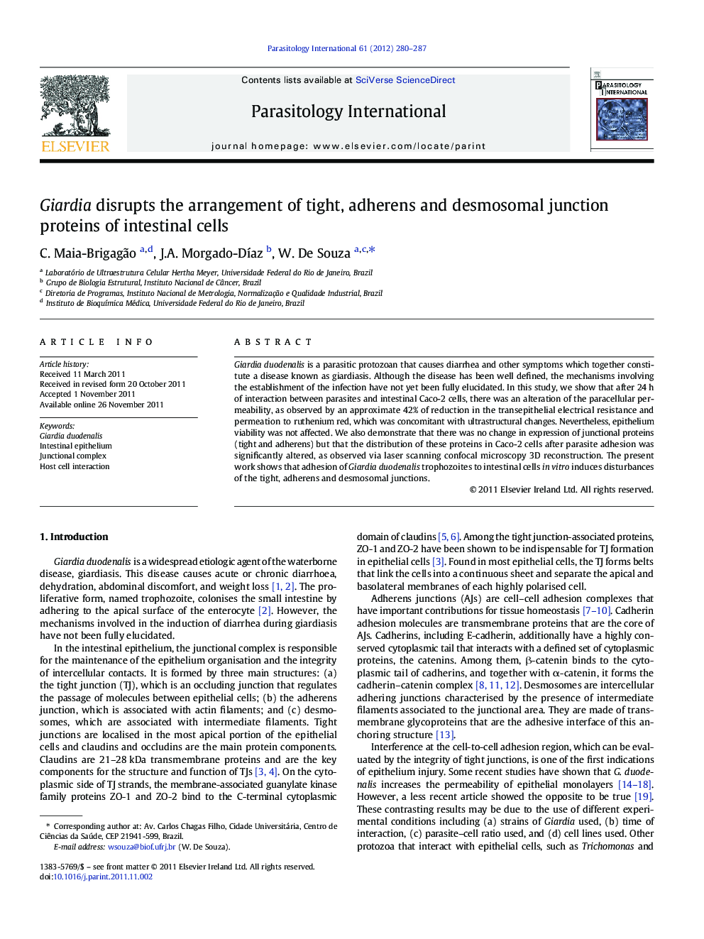 Giardia disrupts the arrangement of tight, adherens and desmosomal junction proteins of intestinal cells