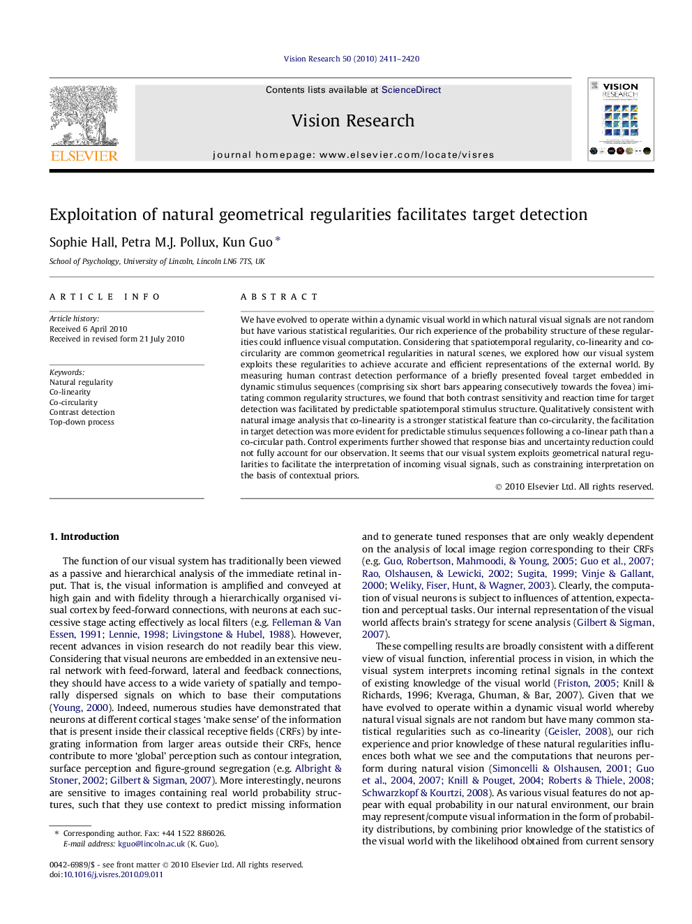 Exploitation of natural geometrical regularities facilitates target detection