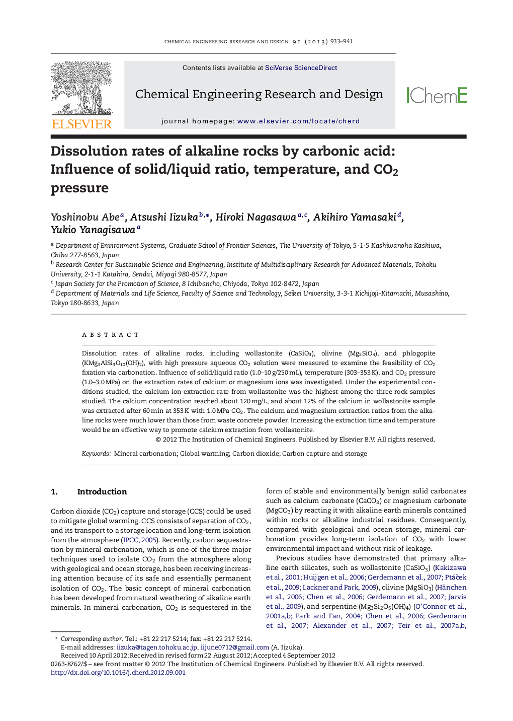 Dissolution rates of alkaline rocks by carbonic acid: Influence of solid/liquid ratio, temperature, and CO2 pressure