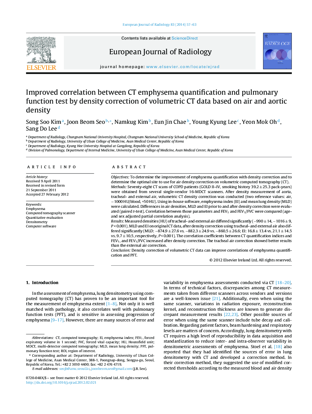 Improved correlation between CT emphysema quantification and pulmonary function test by density correction of volumetric CT data based on air and aortic density