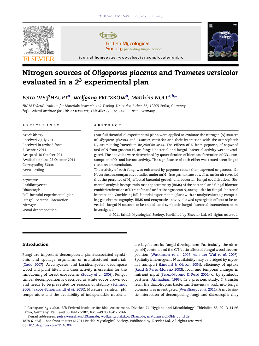 Nitrogen sources of Oligoporus placenta and Trametes versicolor evaluated in a 23 experimental plan