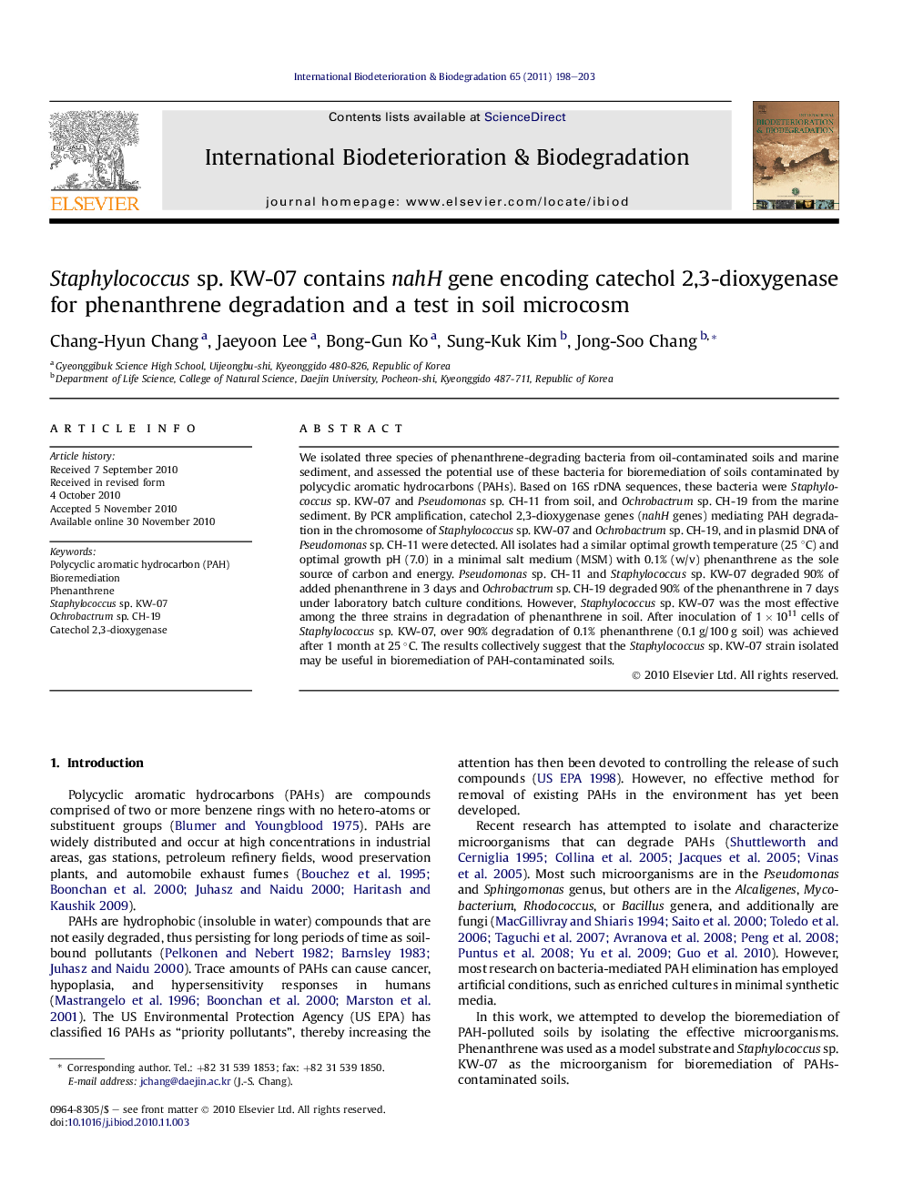 Staphylococcus sp. KW-07 contains nahH gene encoding catechol 2,3-dioxygenase for phenanthrene degradation and a test in soil microcosm