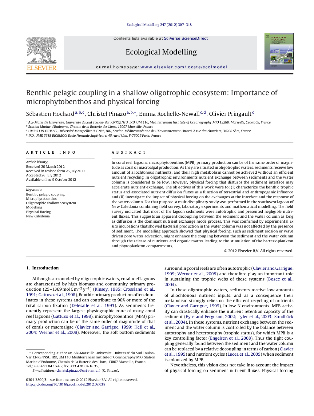 Benthic pelagic coupling in a shallow oligotrophic ecosystem: Importance of microphytobenthos and physical forcing