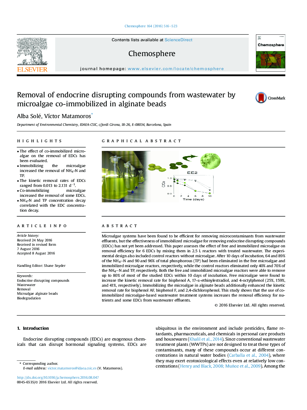 Removal of endocrine disrupting compounds from wastewater by microalgae co-immobilized in alginate beads