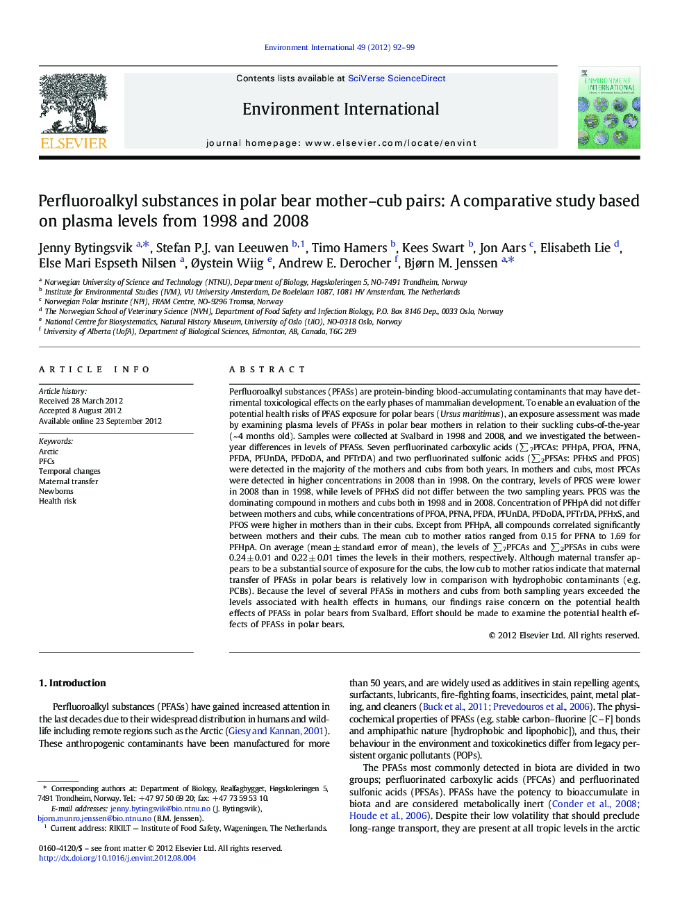 Perfluoroalkyl substances in polar bear mother-cub pairs: A comparative study based on plasma levels from 1998 and 2008