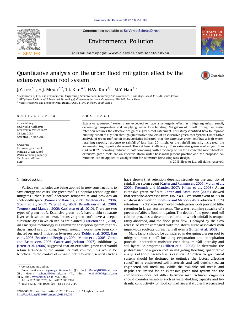 Quantitative analysis on the urban flood mitigation effect by the extensive green roof system