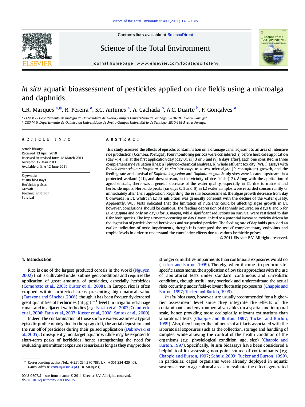 In situ aquatic bioassessment of pesticides applied on rice fields using a microalga and daphnids