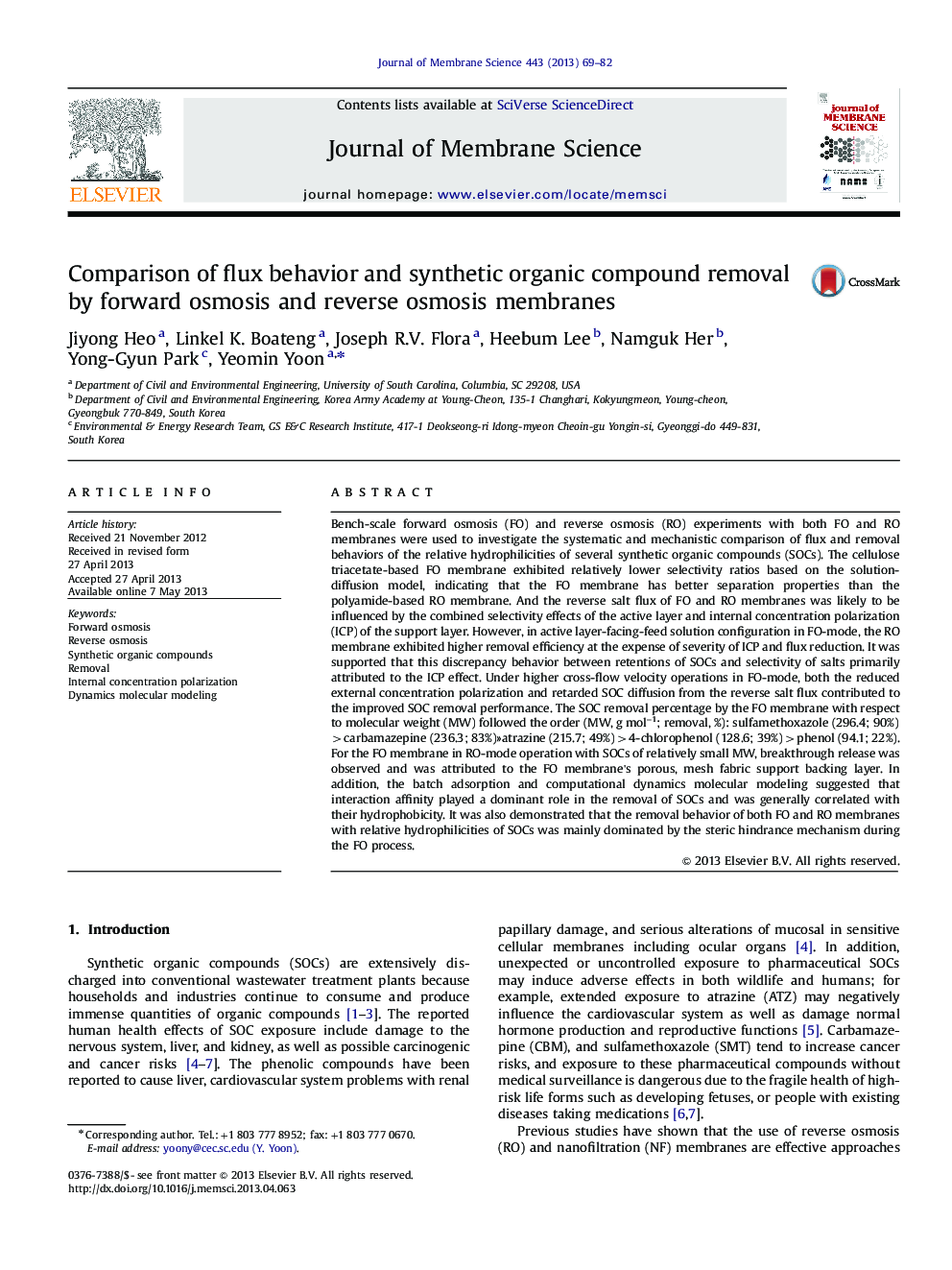 Comparison of flux behavior and synthetic organic compound removal by forward osmosis and reverse osmosis membranes