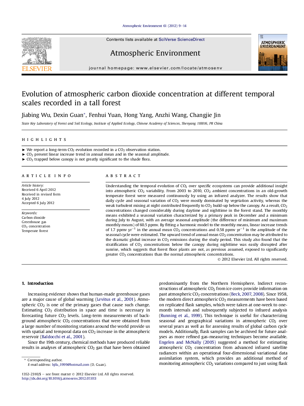 Evolution of atmospheric carbon dioxide concentration at different temporal scales recorded in a tall forest