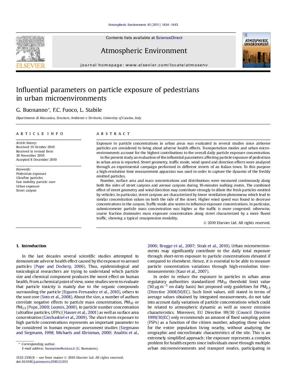 Influential parameters on particle exposure of pedestrians in urban microenvironments