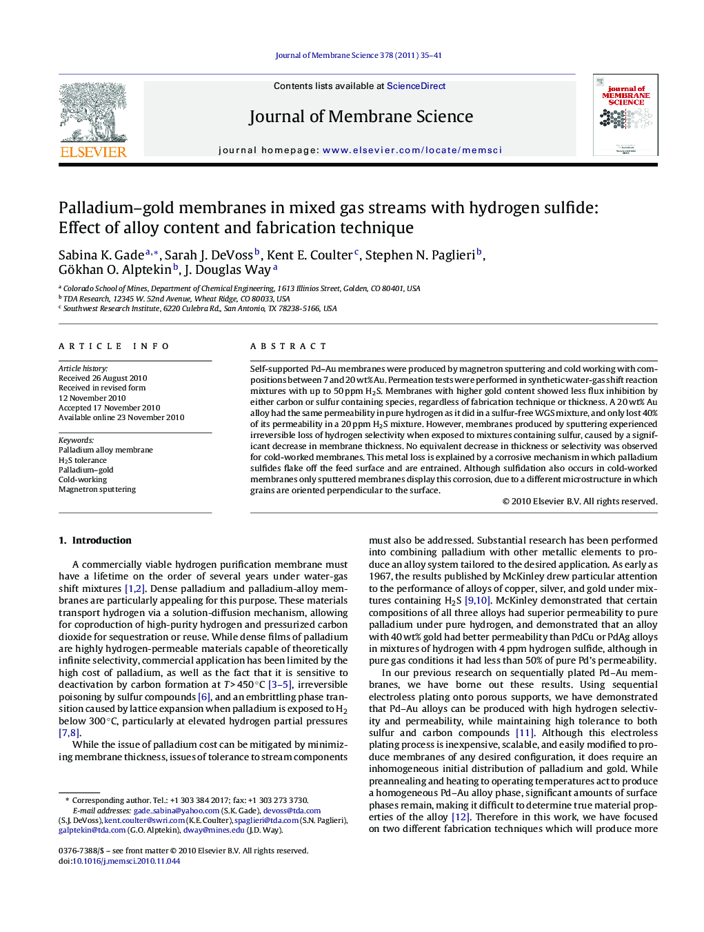 Palladium-gold membranes in mixed gas streams with hydrogen sulfide: Effect of alloy content and fabrication technique