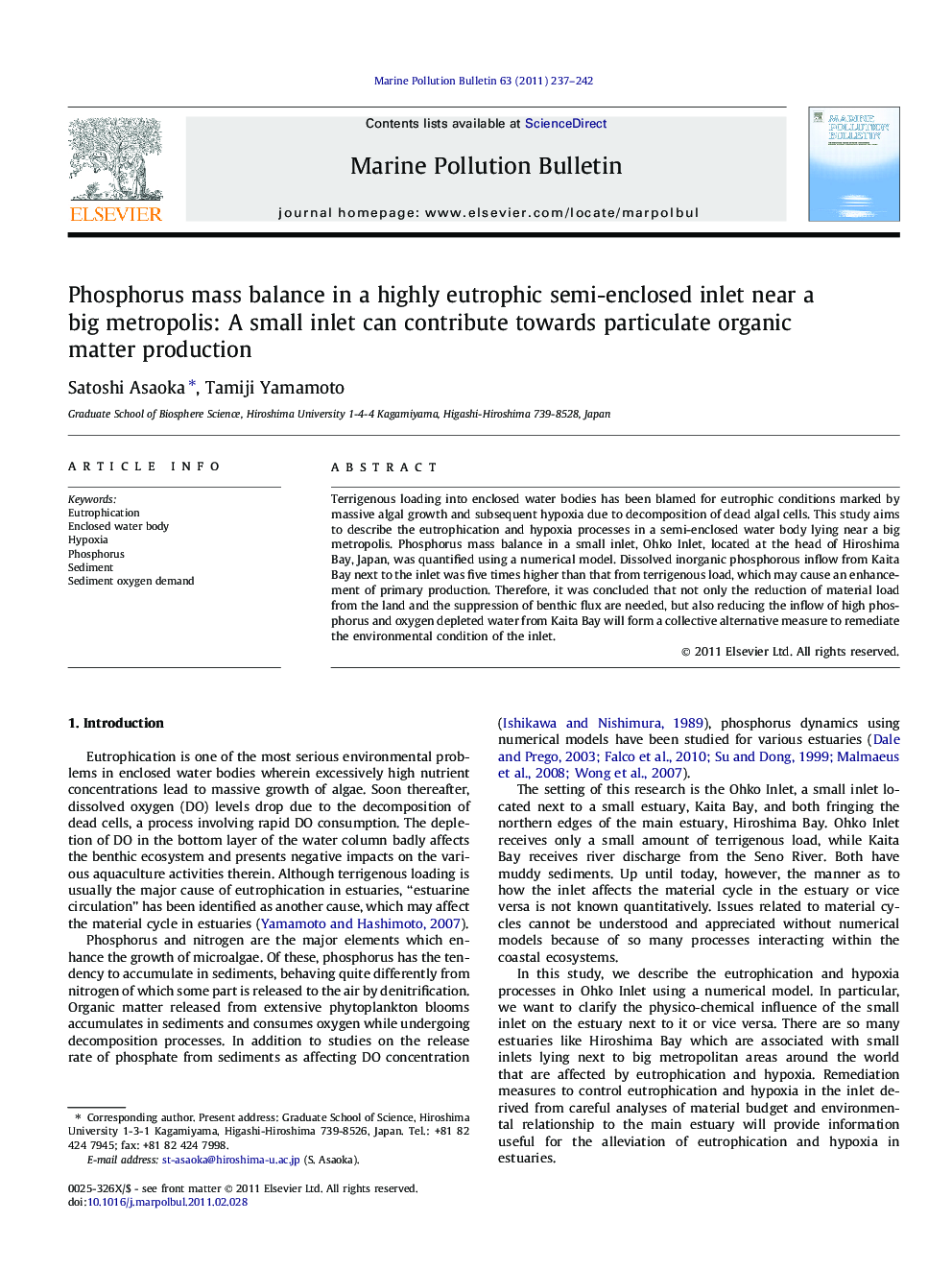 Phosphorus mass balance in a highly eutrophic semi-enclosed inlet near a big metropolis: A small inlet can contribute towards particulate organic matter production