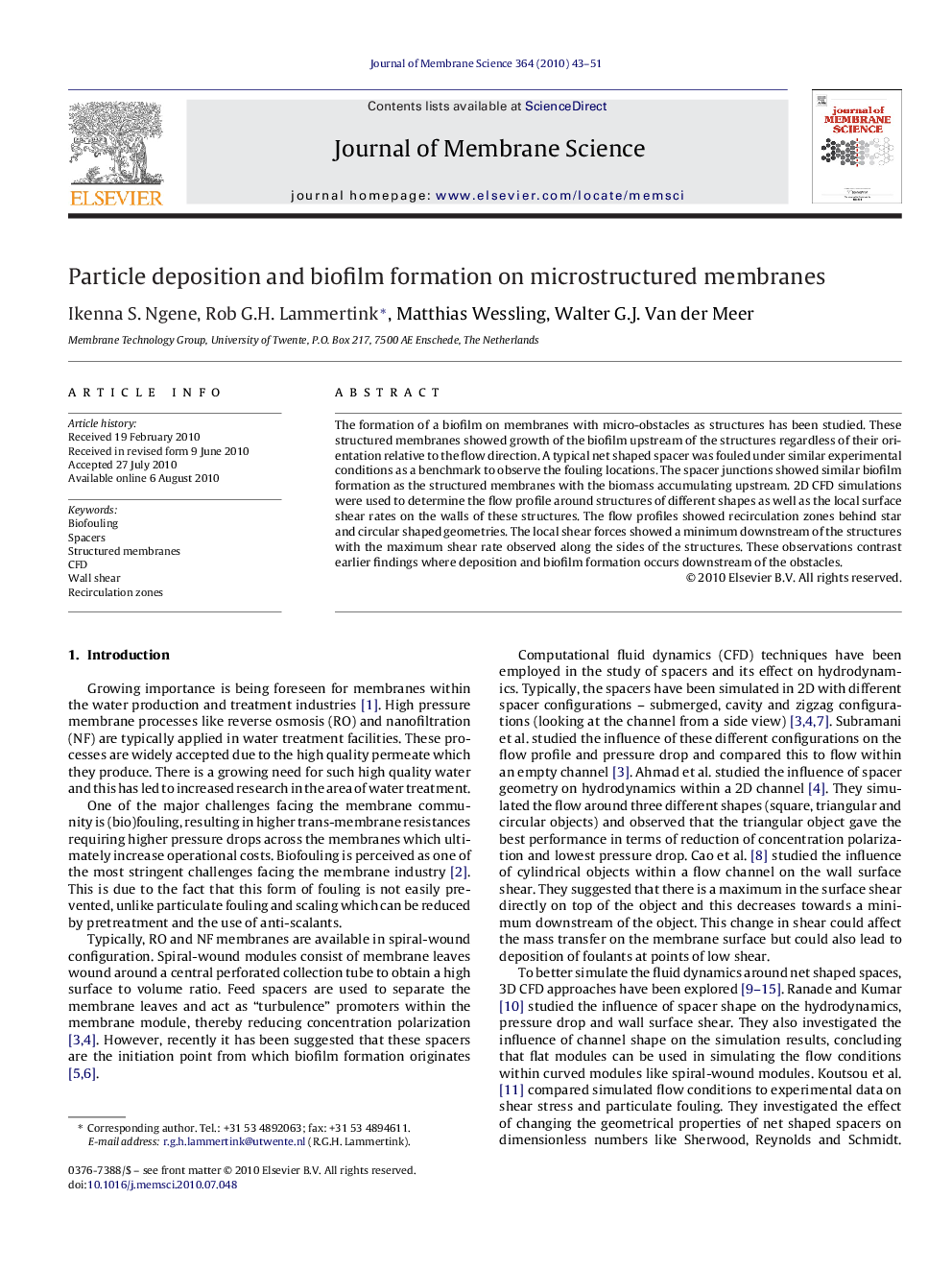 Particle deposition and biofilm formation on microstructured membranes