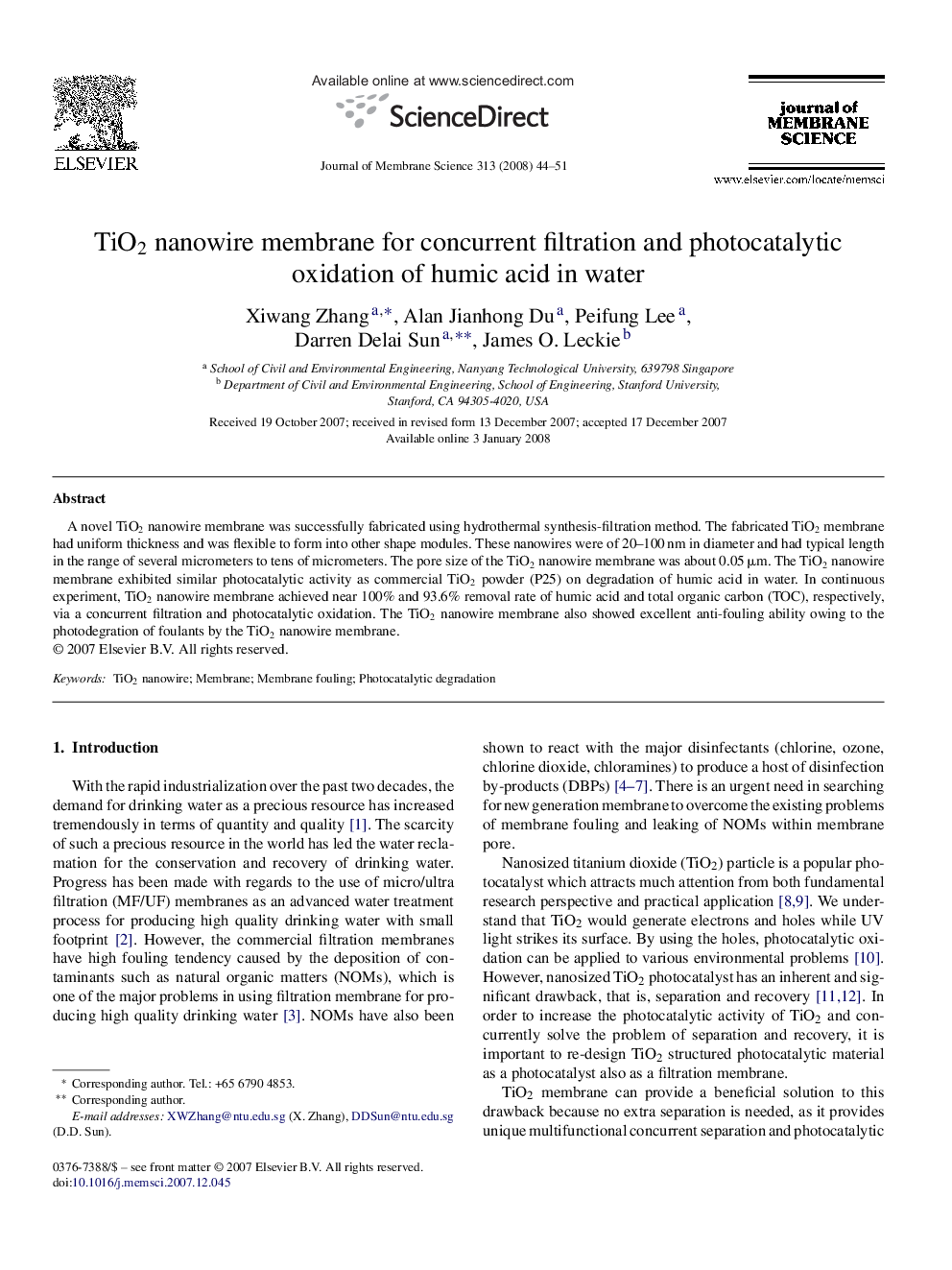 TiO2 nanowire membrane for concurrent filtration and photocatalytic oxidation of humic acid in water