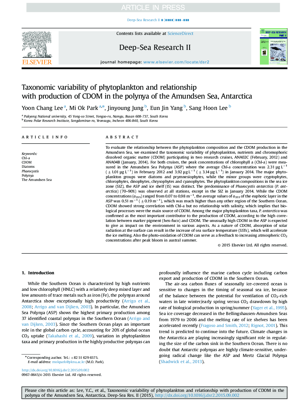 Taxonomic variability of phytoplankton and relationship with production of CDOM in the polynya of the Amundsen Sea, Antarctica