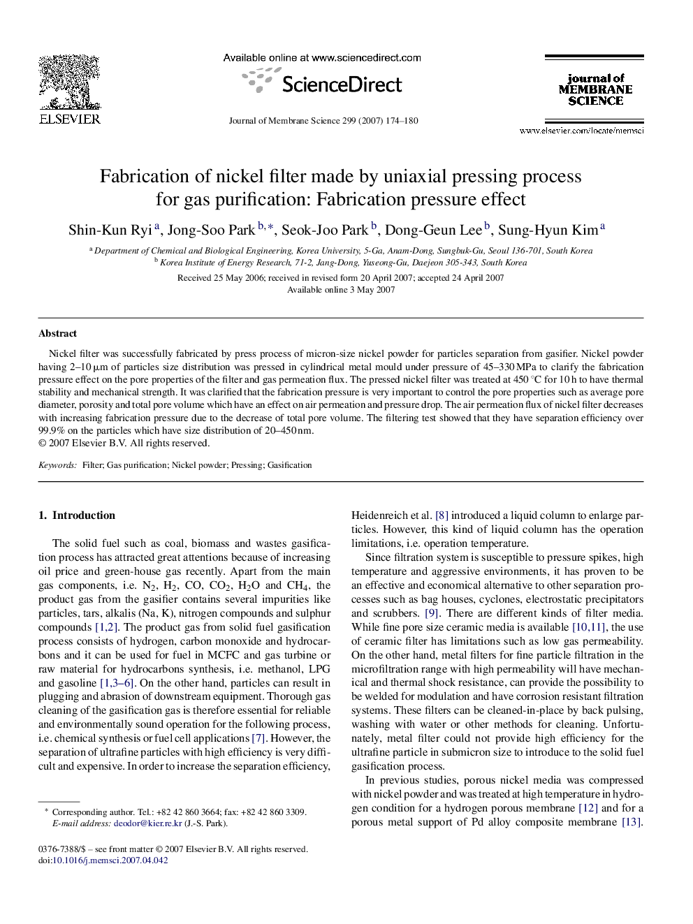 Fabrication of nickel filter made by uniaxial pressing process for gas purification: Fabrication pressure effect