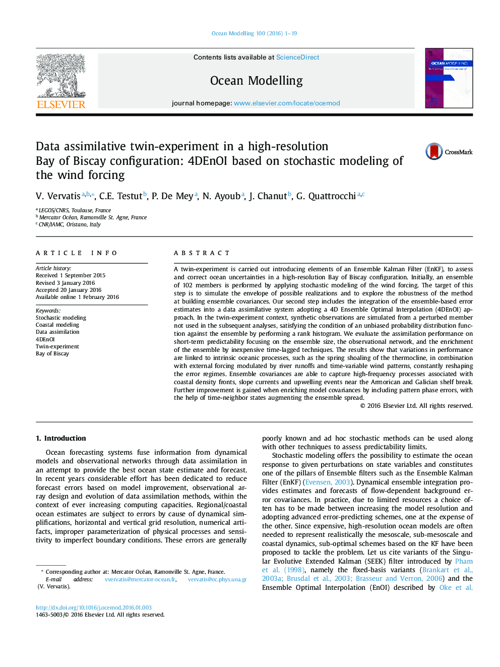 Data assimilative twin-experiment in a high-resolution Bay of Biscay configuration: 4DEnOI based on stochastic modeling of the wind forcing