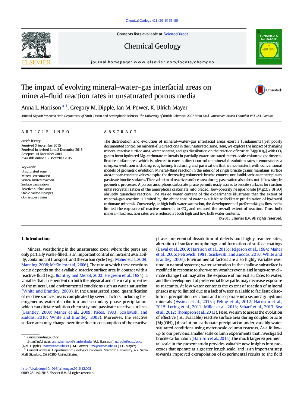 The impact of evolving mineral-water-gas interfacial areas on mineral-fluid reaction rates in unsaturated porous media