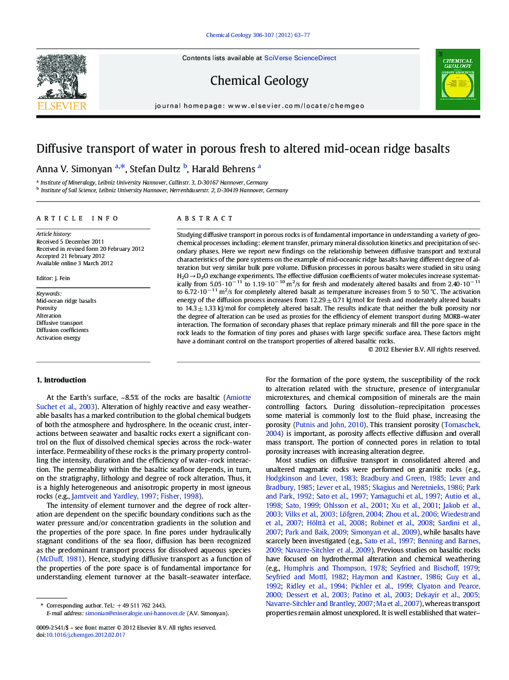 Diffusive transport of water in porous fresh to altered mid-ocean ridge basalts