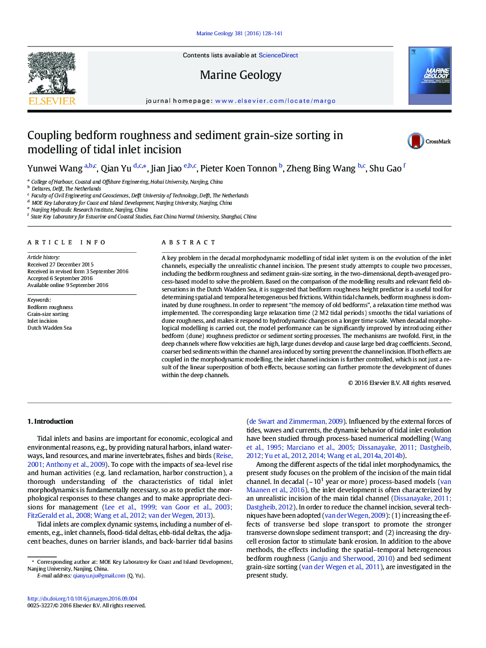 Coupling bedform roughness and sediment grain-size sorting in modelling of tidal inlet incision