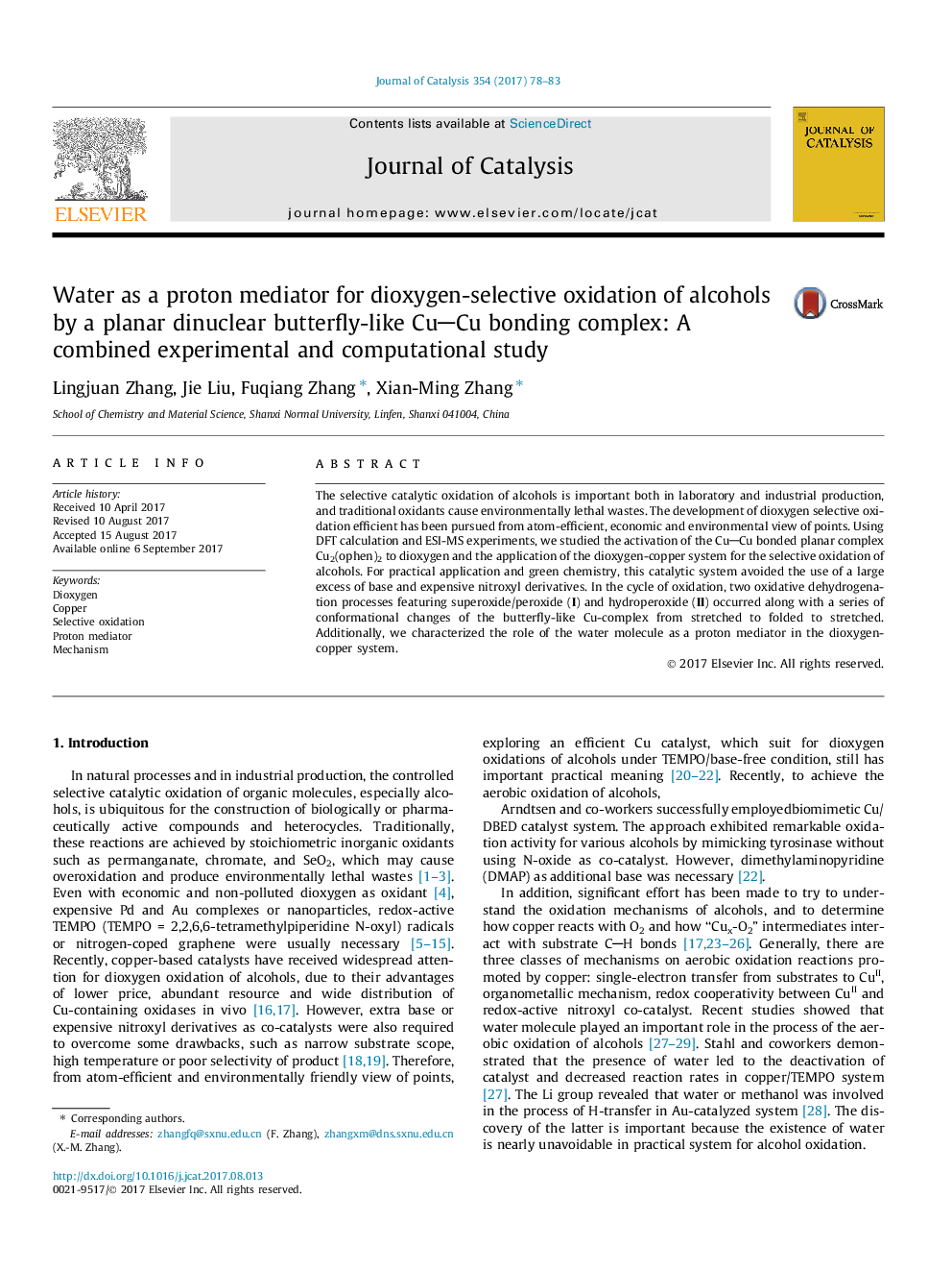 Water as a proton mediator for dioxygen-selective oxidation of alcohols by a planar dinuclear butterfly-like CuCu bonding complex: A combined experimental and computational study