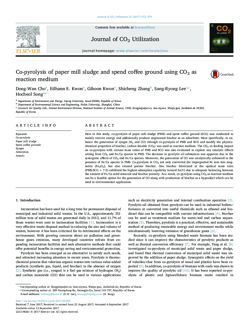 Co-pyrolysis of paper mill sludge and spend coffee ground using CO2 as reaction medium
