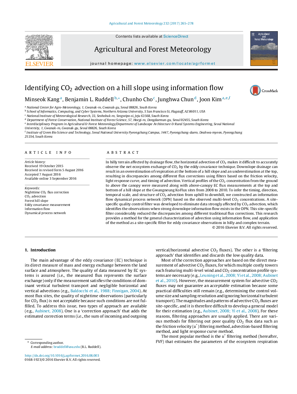 Identifying CO2 advection on a hill slope using information flow