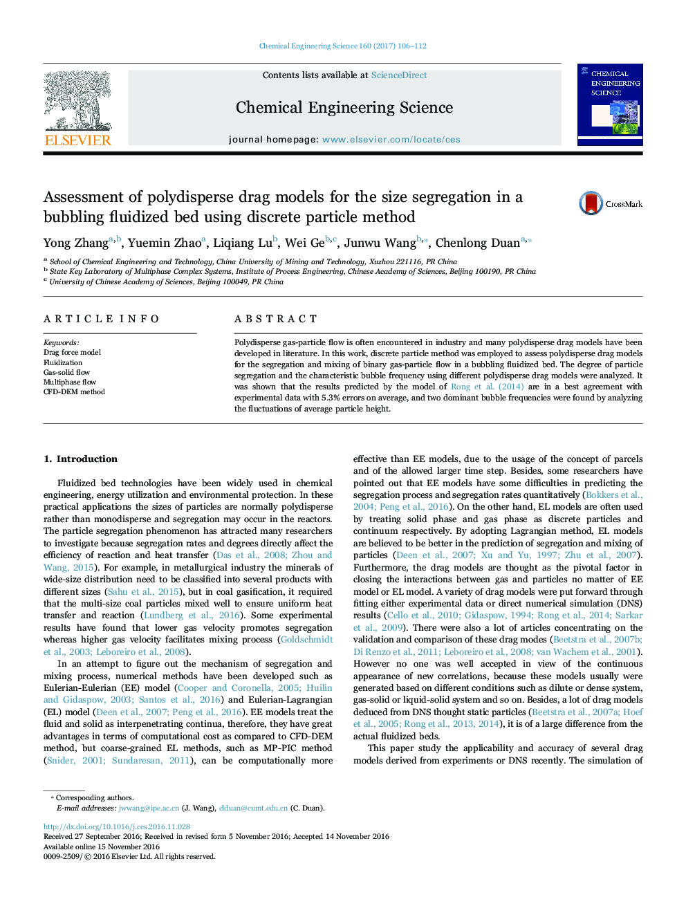 Assessment of polydisperse drag models for the size segregation in a bubbling fluidized bed using discrete particle method