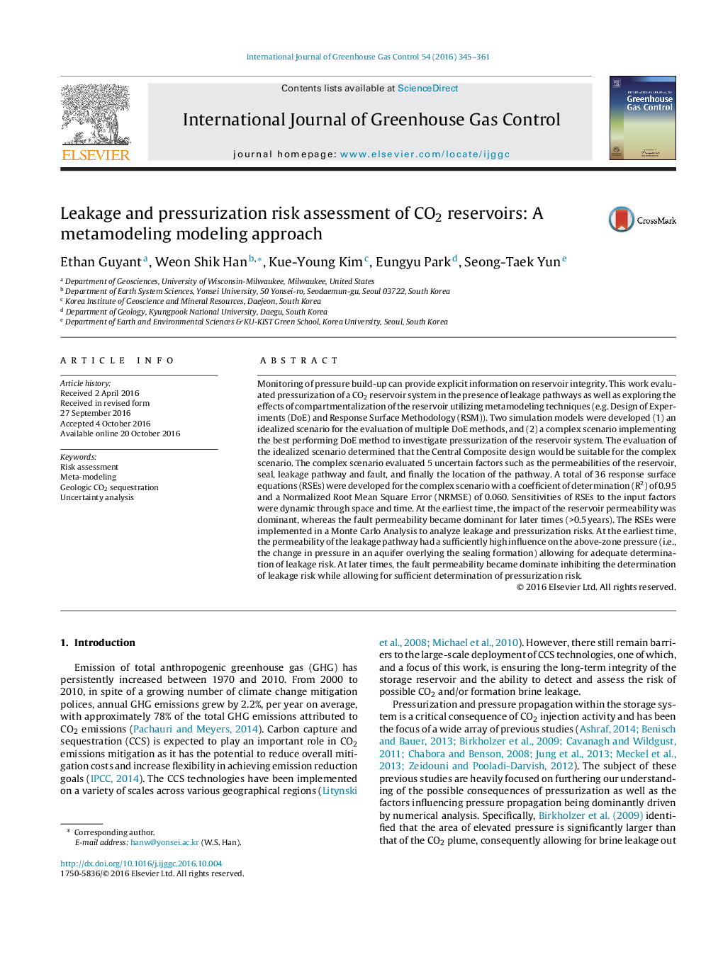 Leakage and pressurization risk assessment of CO2 reservoirs: A metamodeling modeling approach