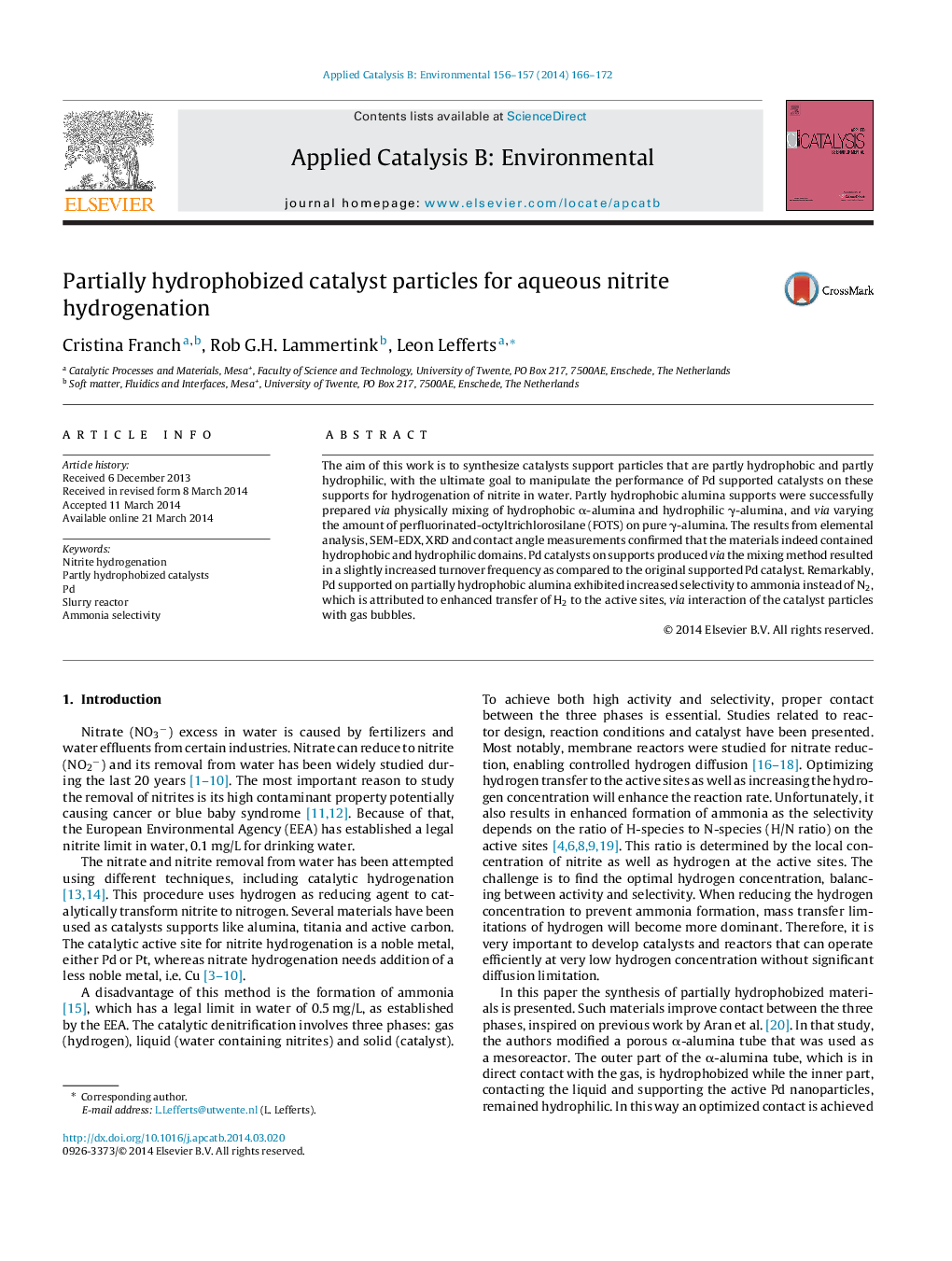 Partially hydrophobized catalyst particles for aqueous nitrite hydrogenation